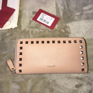 Valentino Garavani Rockstud Wallet